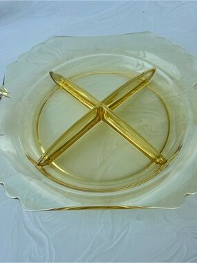 Fostoria Mayfair Fairfax 1930s Topaz Yellow Gold Divided Condiment Dish